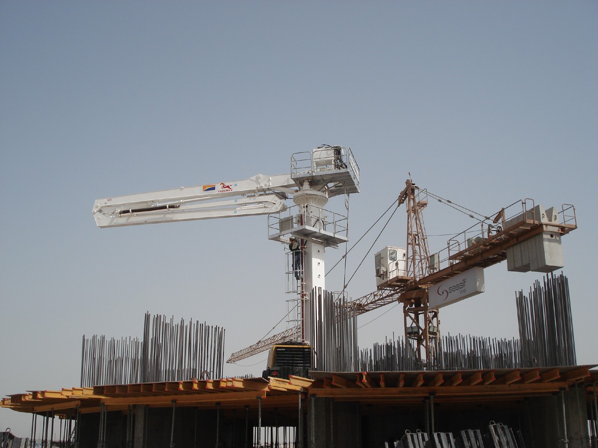 28米電梯井液壓布料機 28米電梯井液壓布料機