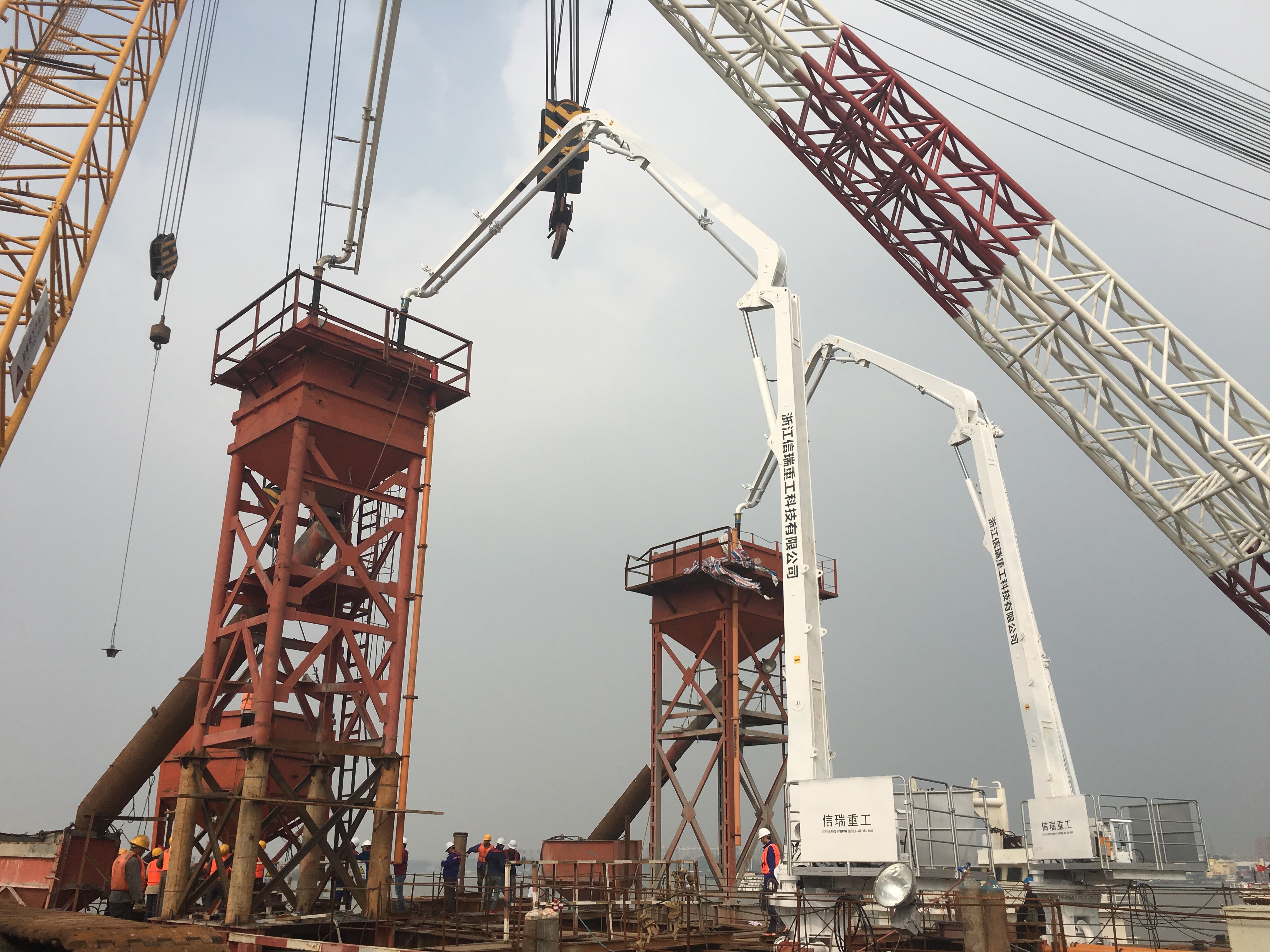 模架式液壓布料機(jī)