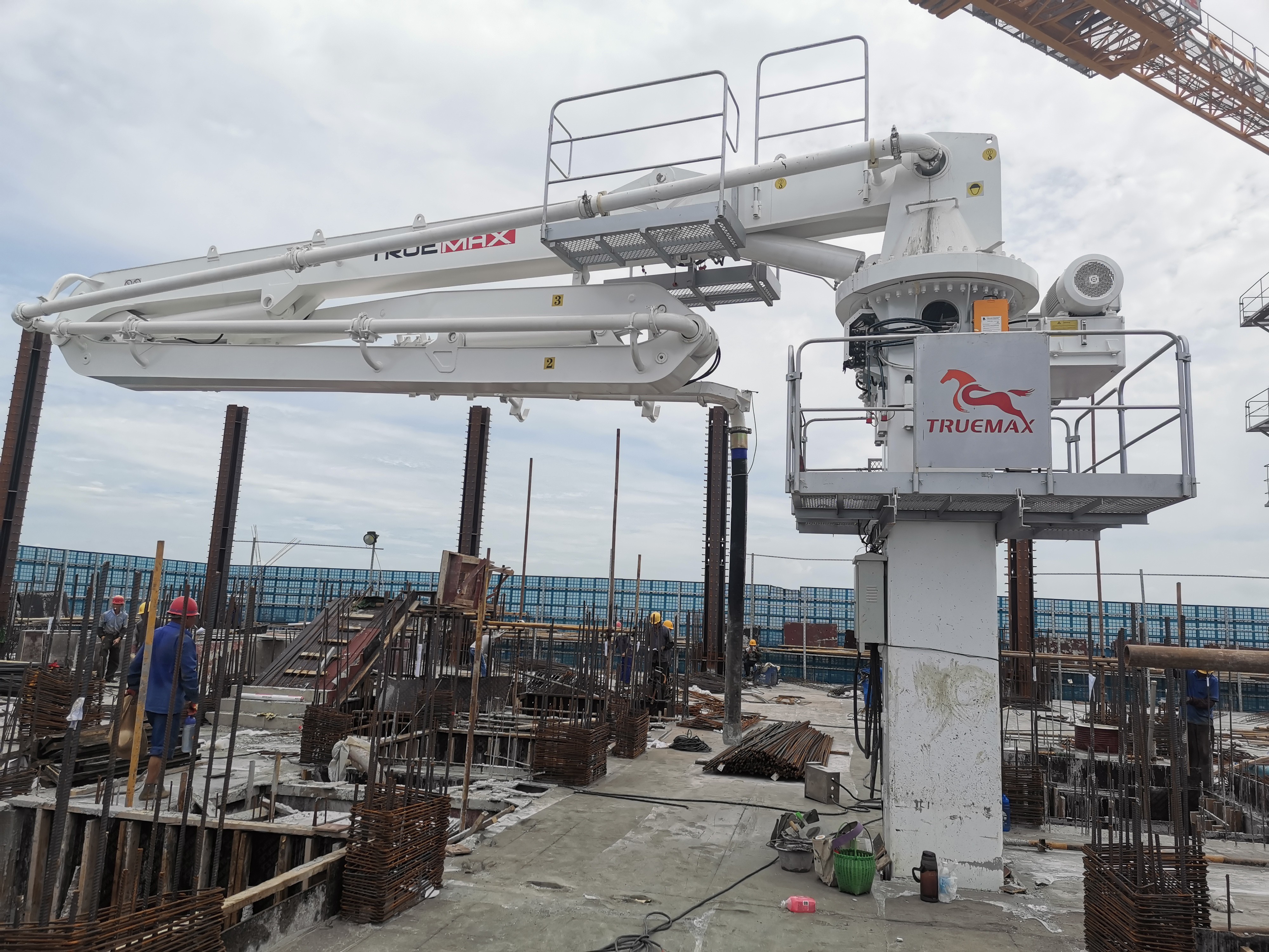 混凝土液壓布料機(jī) 混凝土液壓布料機(jī)